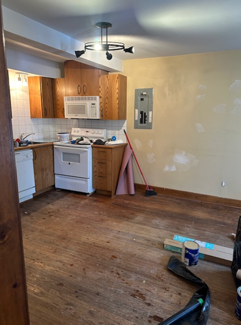 1 Bedroom Before